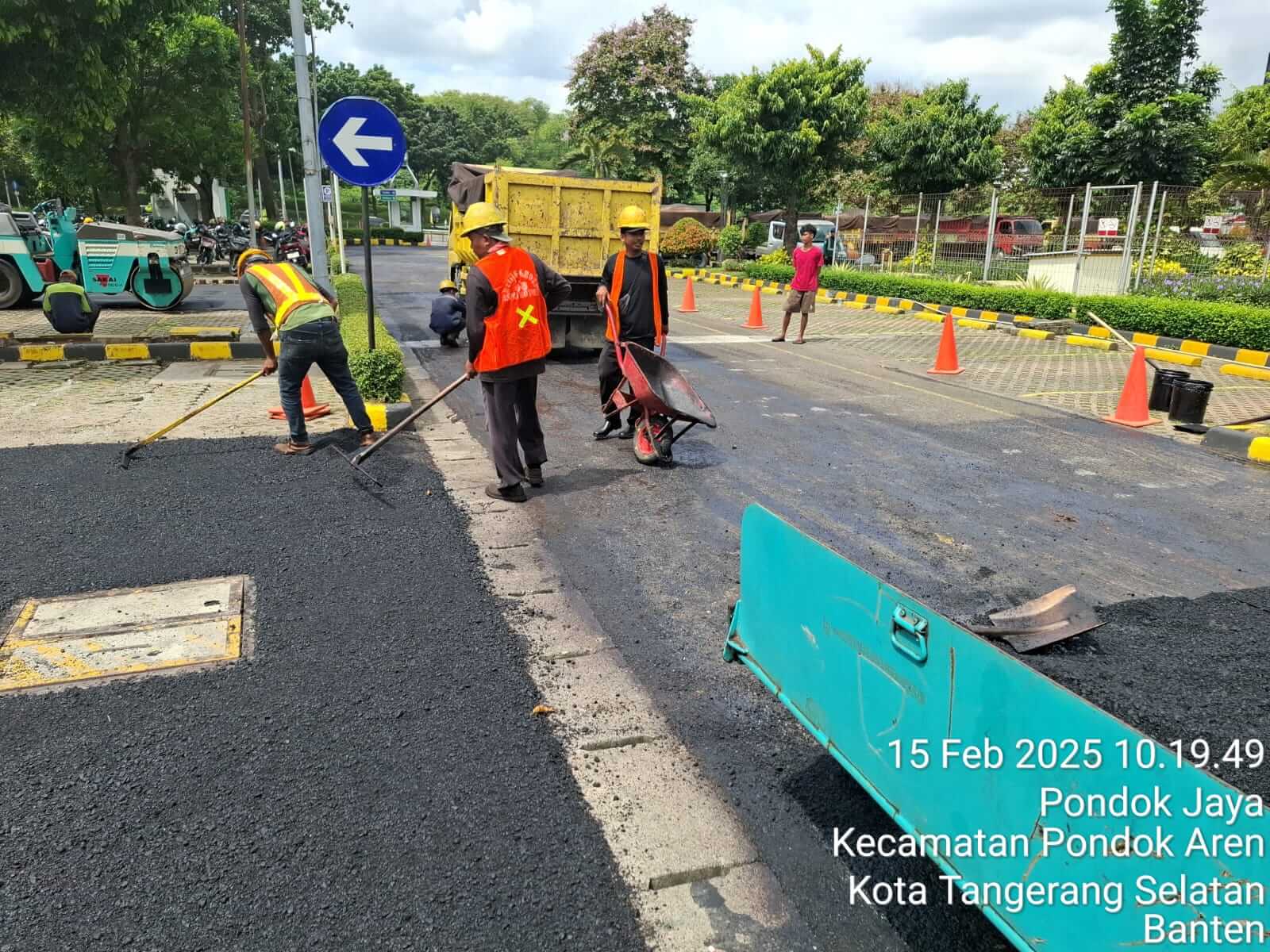 Proyek area parkir motor PT. HARMONIC (4)