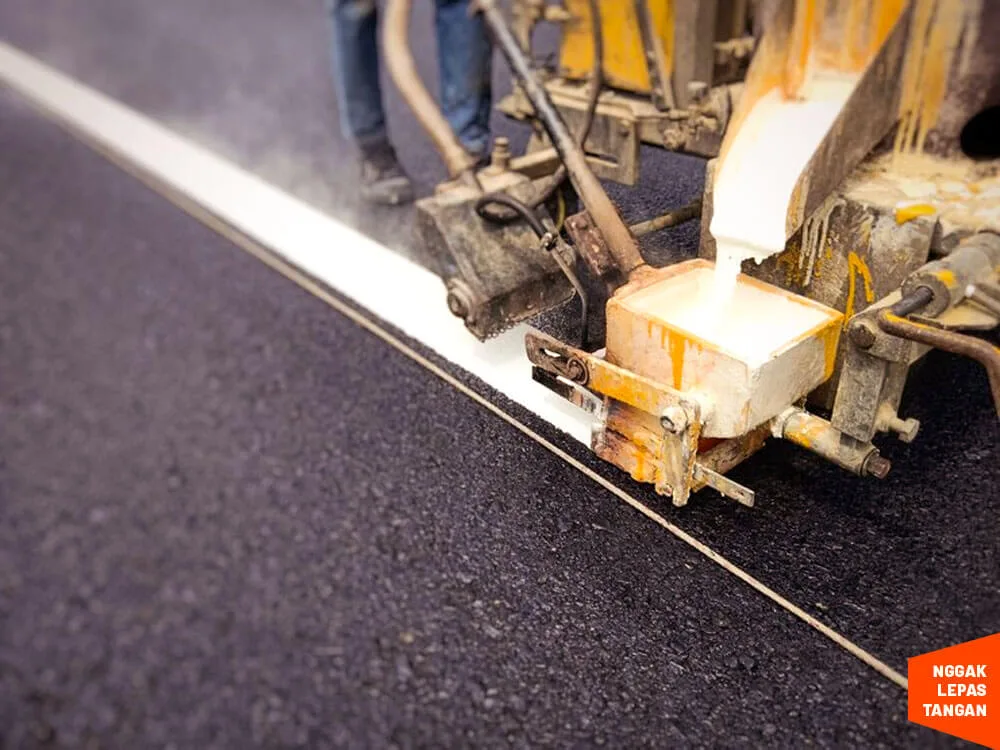 Kontraktor Jalan yang #Nggaklepastangan 3 Cat Marka