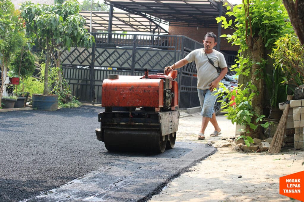 biaya pengaspalan jalan per meter