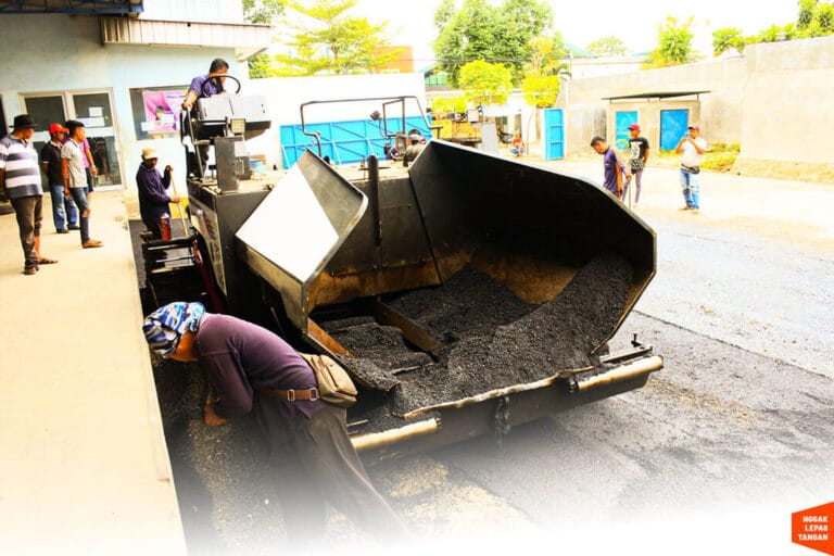 Kontraktor Jalan yang #Nggaklepastangan 4 jenis aspal dan fungsinya